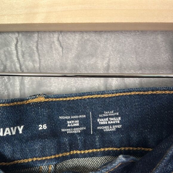 Old Navy Higher High Rise Sky Hi A-Line Dark Wash Cut off Denim Jeans Size 26 - Picture 4 of 6